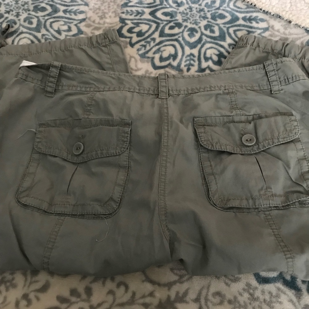 Capris - Picture 4 of 4